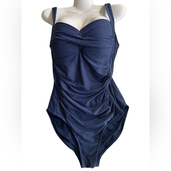 NIPTUCK Other - NIPTUCK ONE PIECE SWIMSUIT MULTI FIT CUP NEW WITHOUT TAGS SIZE 6